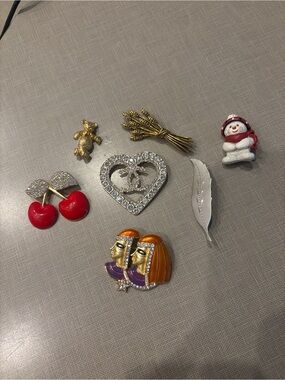 Vintage bundle cherry Y2k brooch